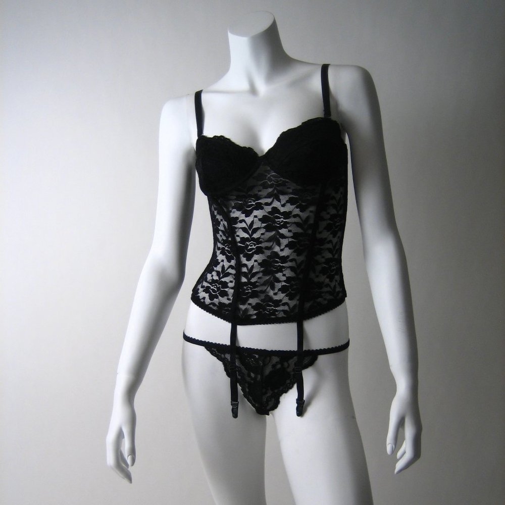 New RED SEDUCTION black lace boned corset